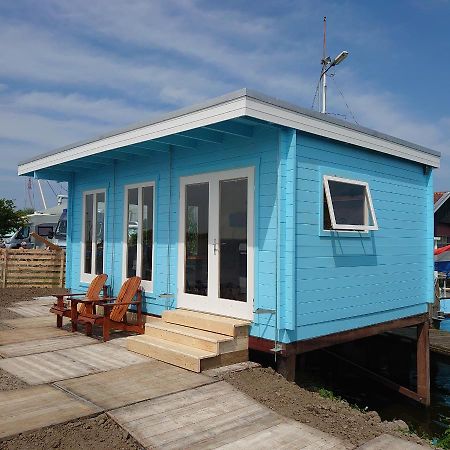 Waterhuisjes Op De Pier Van Lauwersmeerplezier! Lauwersoog Ngoại thất bức ảnh