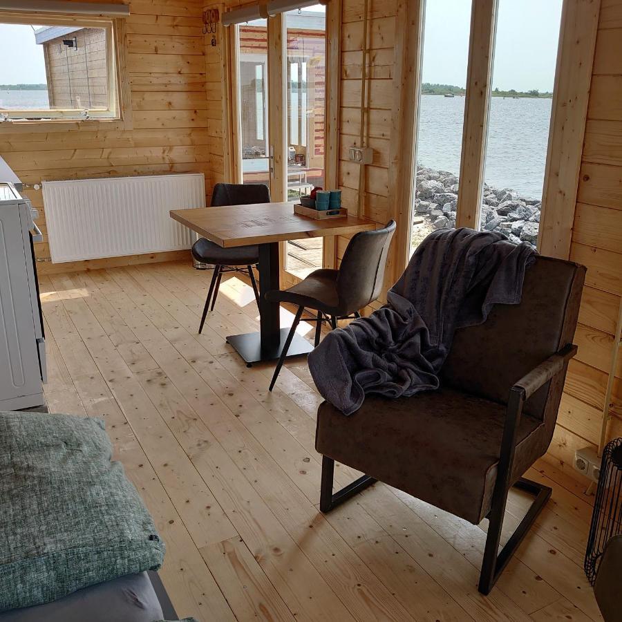 Waterhuisjes Op De Pier Van Lauwersmeerplezier! Lauwersoog Ngoại thất bức ảnh