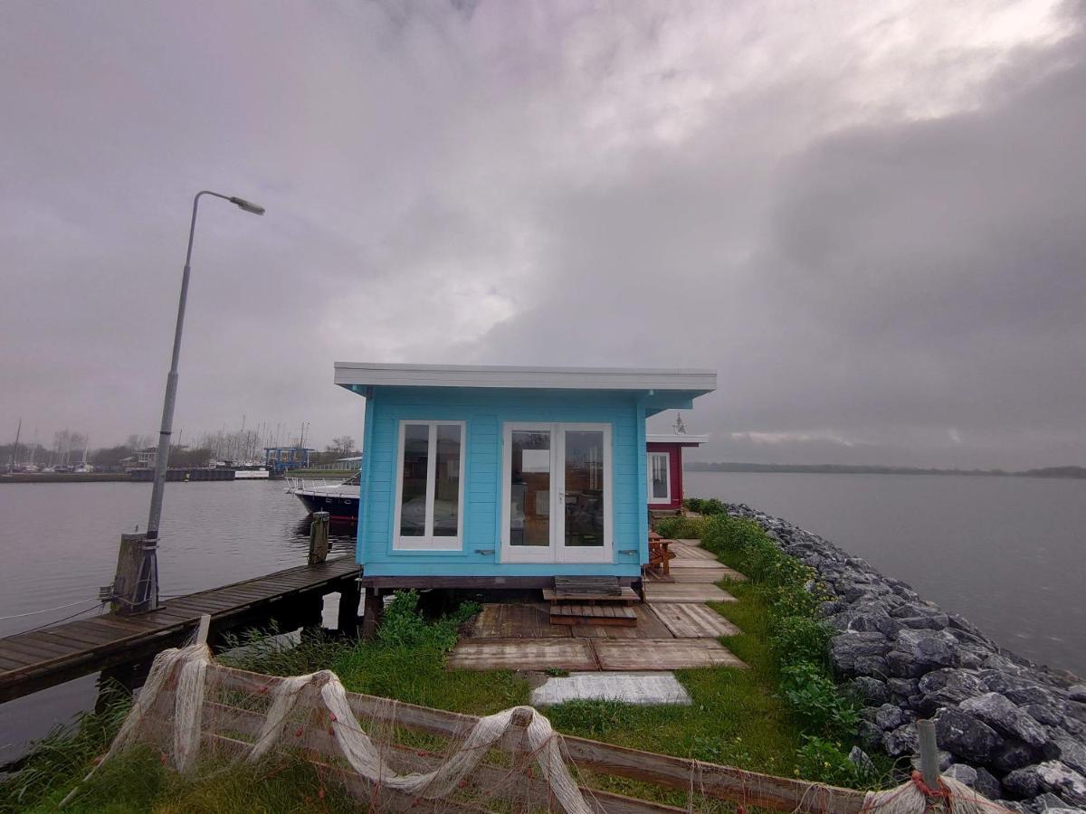 Waterhuisjes Op De Pier Van Lauwersmeerplezier! Lauwersoog Ngoại thất bức ảnh